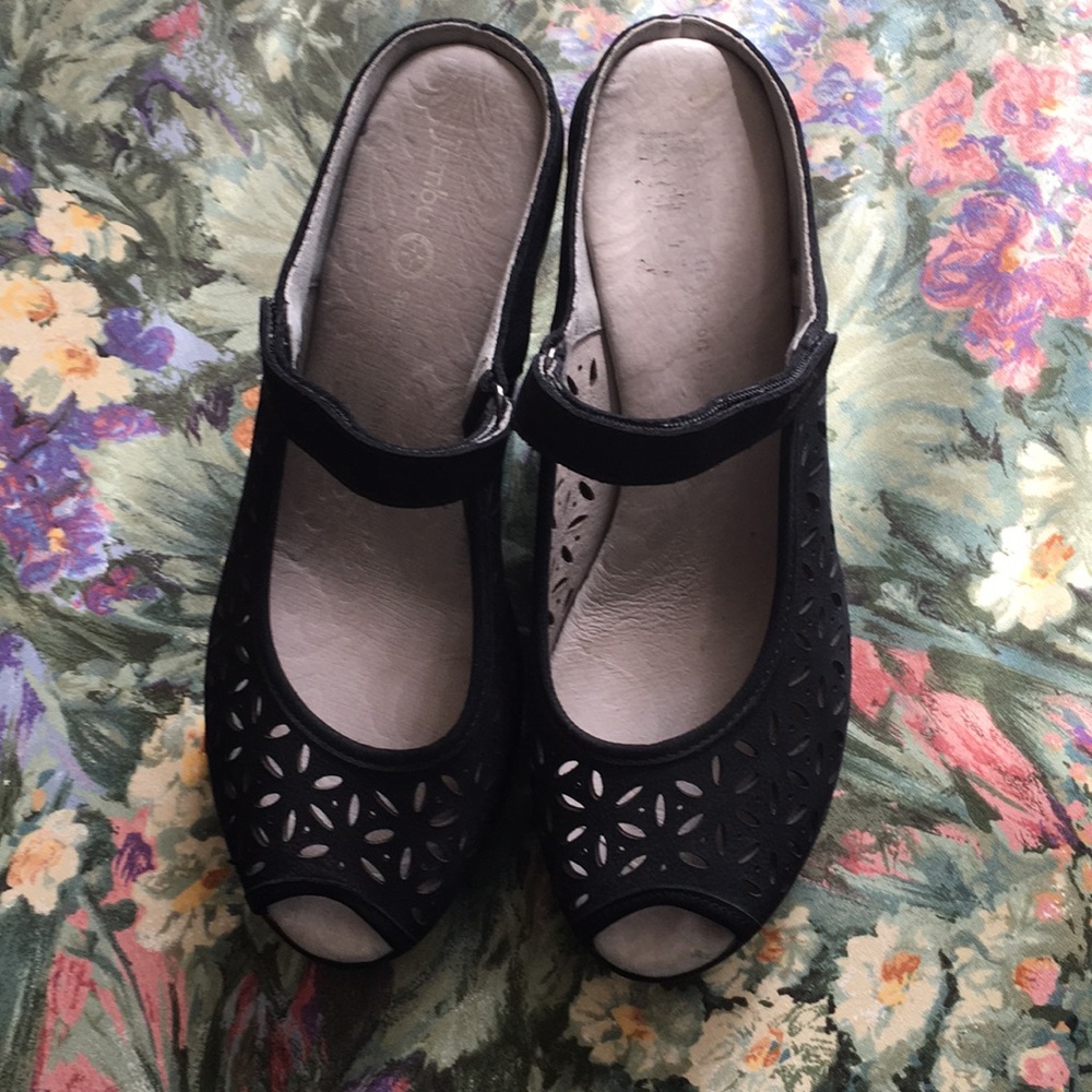 Black Jambu Peeptoe Sport Wedge Sz 7.5